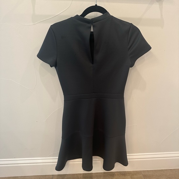 Pearls 88 Grey Dress - Small - Picture 4 of 10